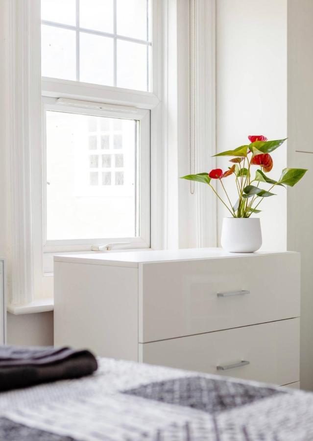 Ammonite Luxury Beachfront Apartment Lyme Regis Esterno foto
